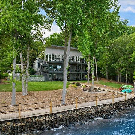 Lake Norman Getaway ムアズビル エクステリア 写真