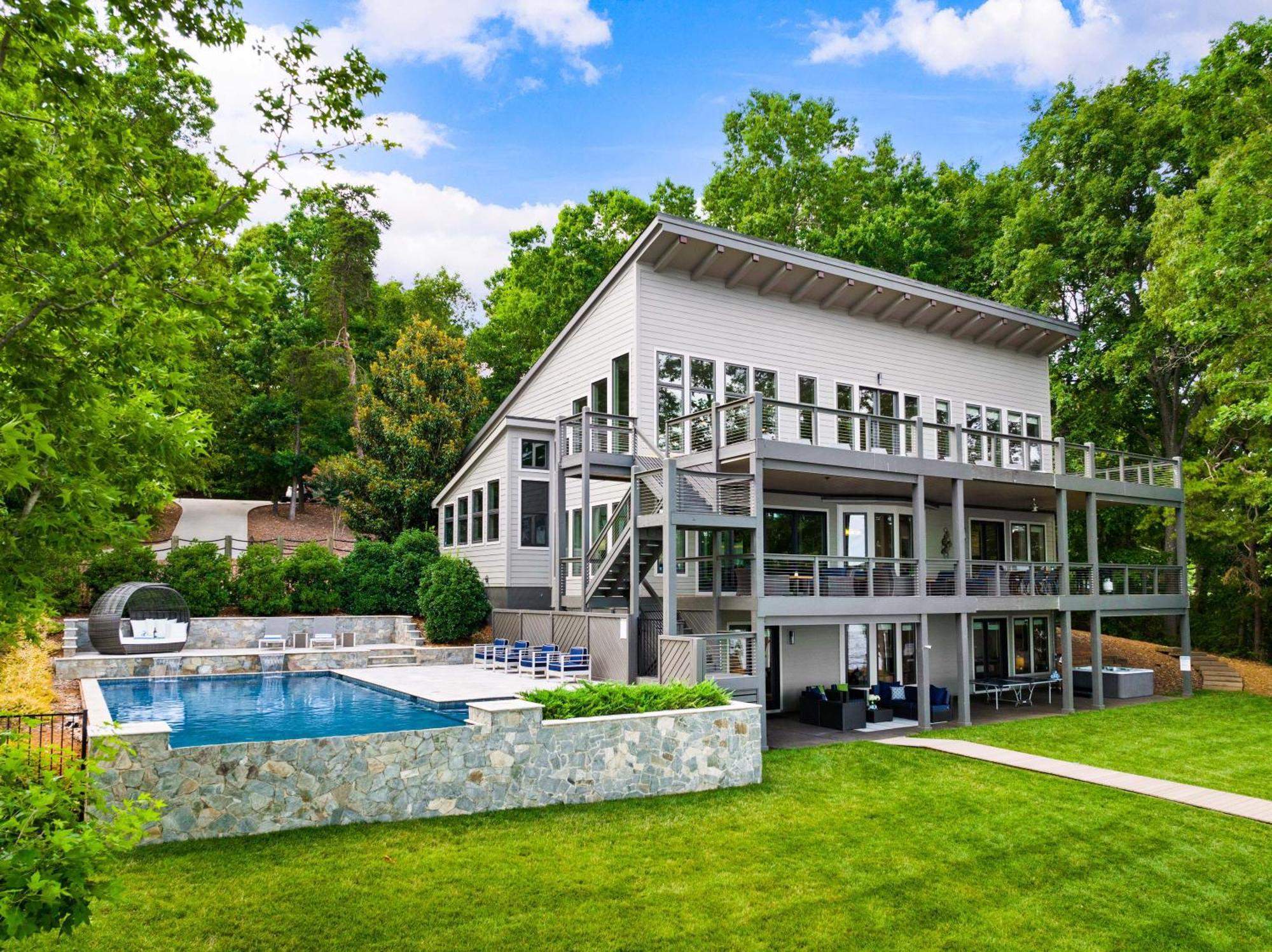 Lake Norman Getaway ムアズビル エクステリア 写真
