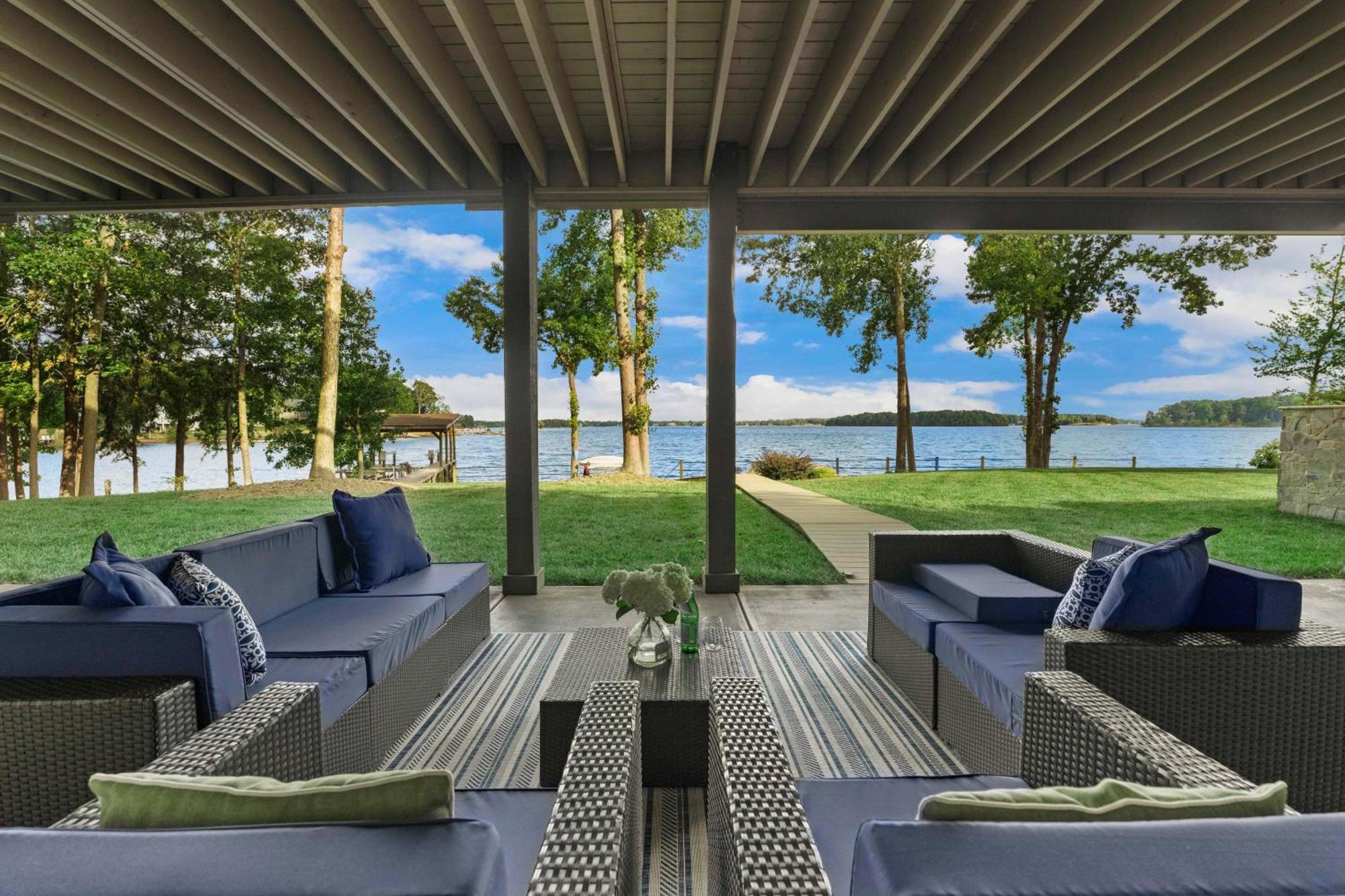 Lake Norman Getaway ムアズビル エクステリア 写真
