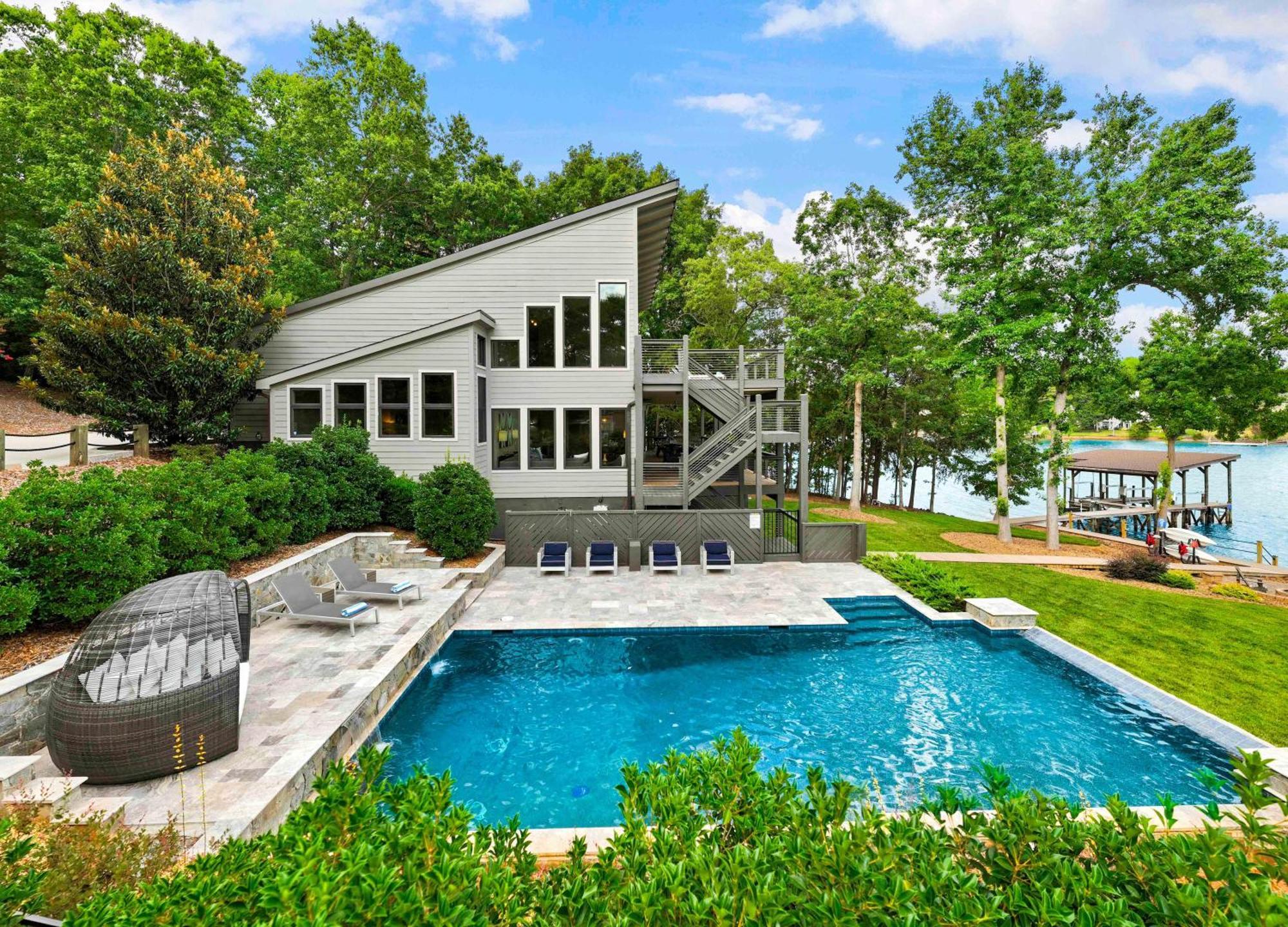 Lake Norman Getaway ムアズビル エクステリア 写真
