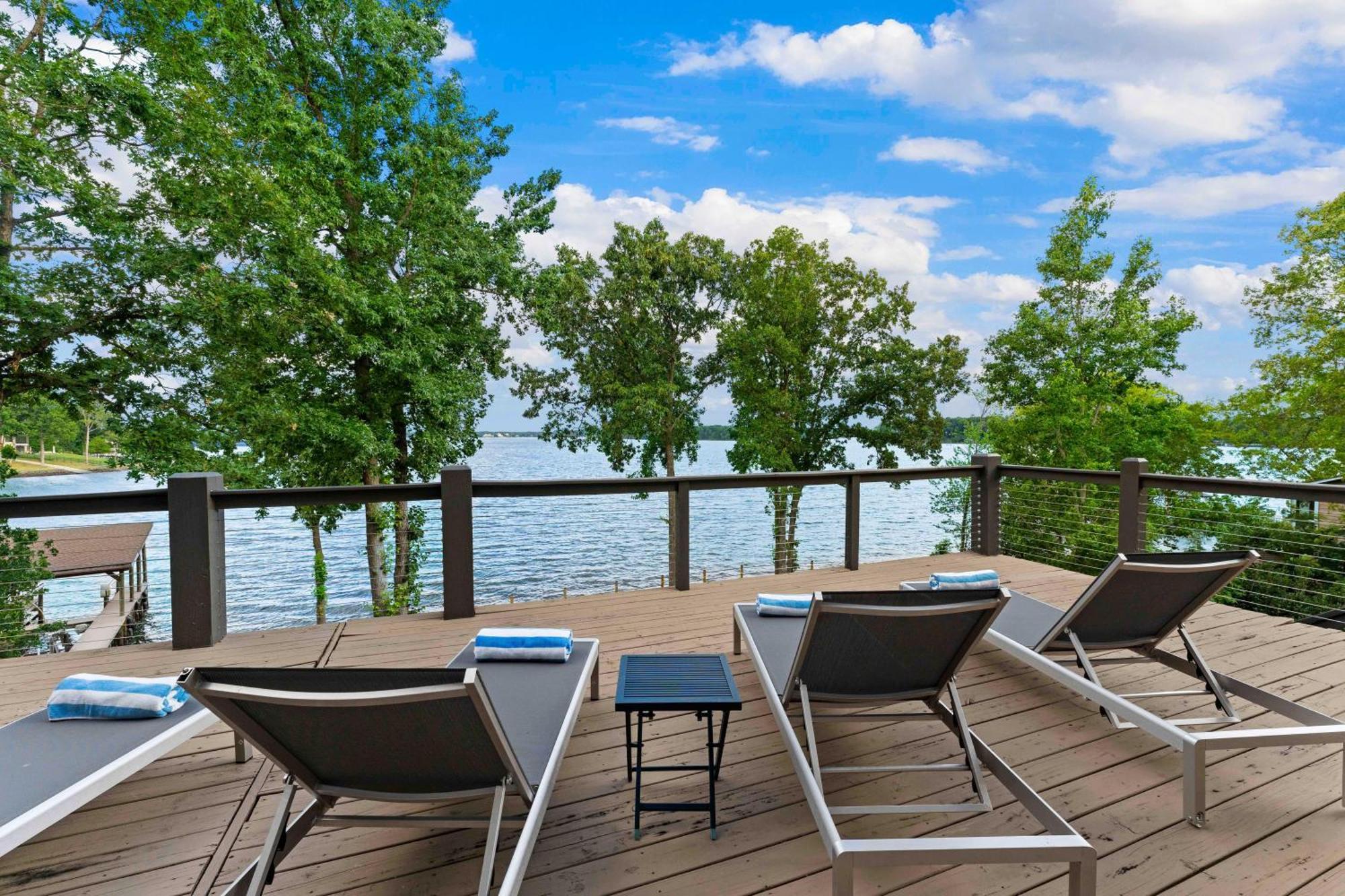 Lake Norman Getaway ムアズビル エクステリア 写真